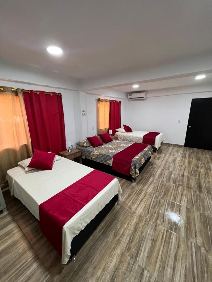 Posada Villa Bryan Rocky Point Екстер'єр фото